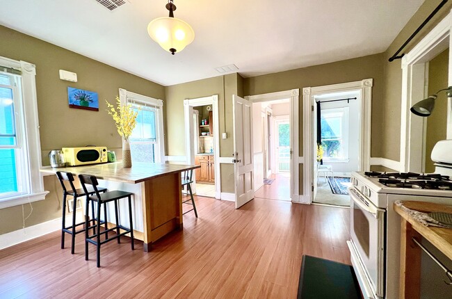 128 Nash St Unit Blessing