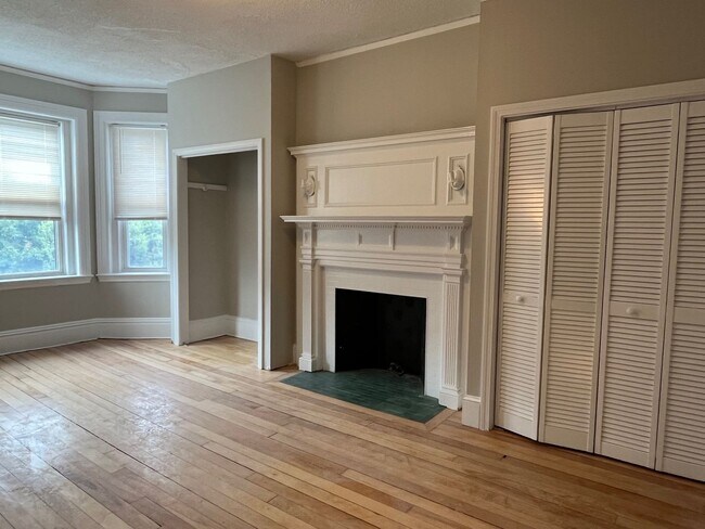 Photo - 10 Glenville Ave