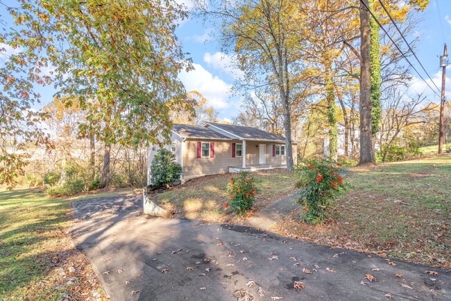 Photo - 324 Oran Rd