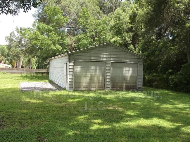 Photo - 740 Knowles Rd