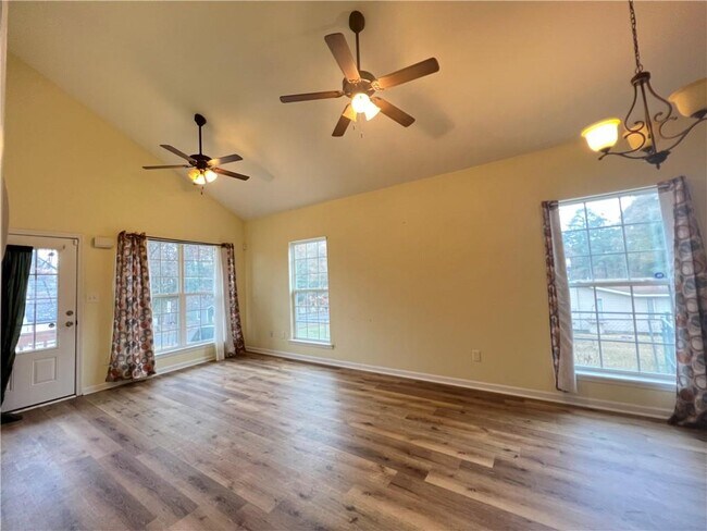 Photo - 1333 Nash Rd NW