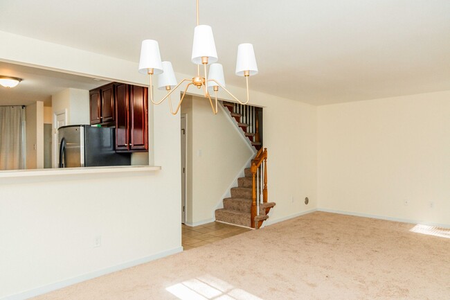 Photo - Lovely 3 bedroom, 2.5 Bathroom townhouse s...