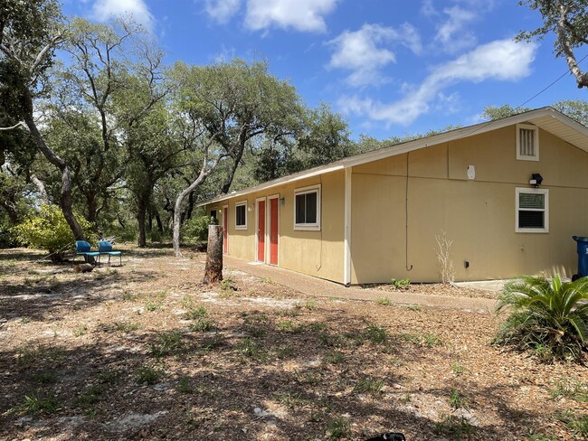 Building Photo - 2409 Mesquite St Unit 1