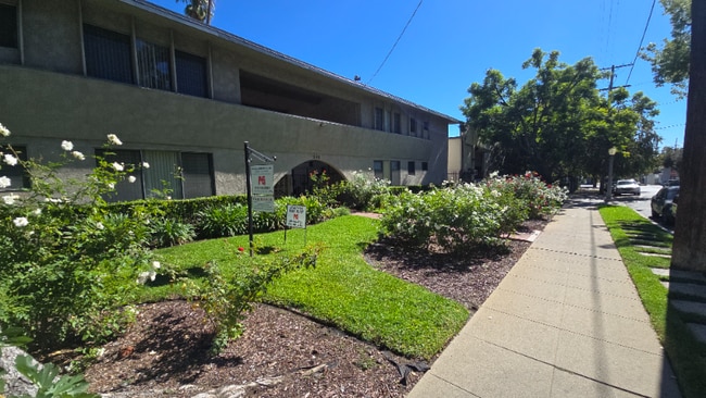 Photo - 260 N Oak Ave Unidad 11