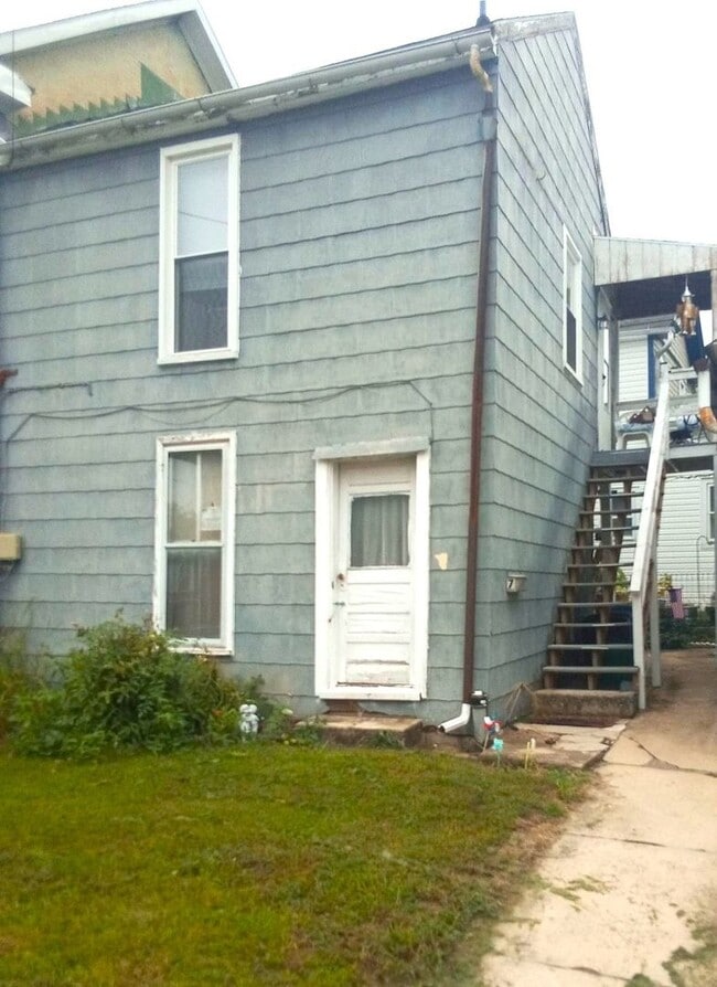 Building Photo - 5-7 W North St Unit 7 Rental