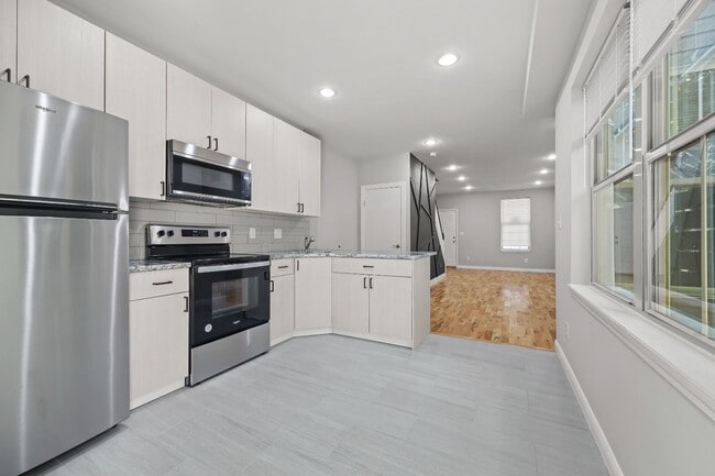 Building Photo - ??? NEWLY UPDATED, 3BED & 1BATH HOME LOCATED NEAR TEMPLE HOSPITAL / MEDICAL CENTER ???