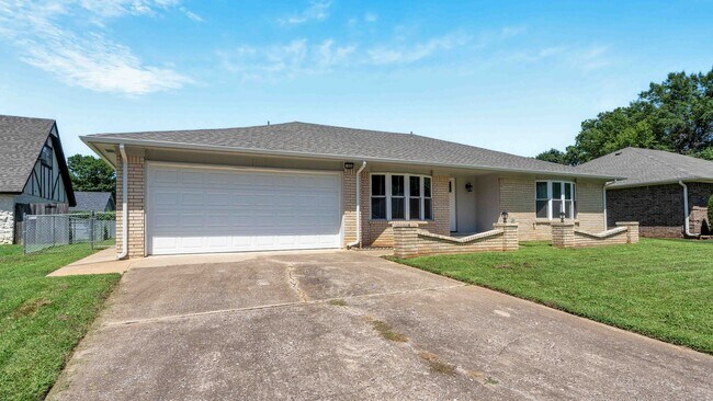 Photo - 3 Bed | 2 Bath in Broken Arrow!