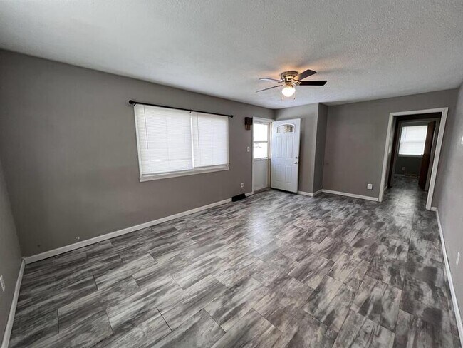 Photo - 2400 Wisconsin St SW