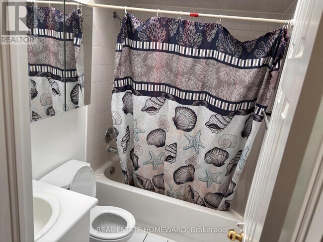 Photo - 879A Wilson Ave