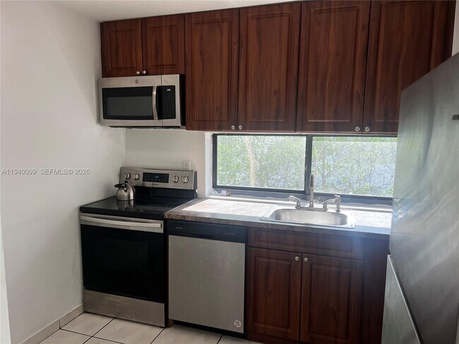 Photo - 16909 N Bay Rd Unit 421