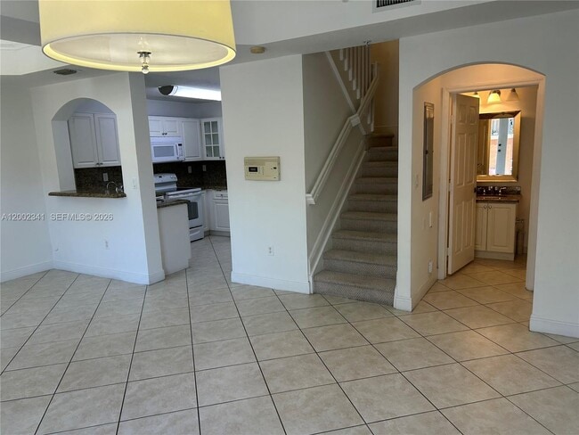 Photo - 915 SW 143rd Terrace
