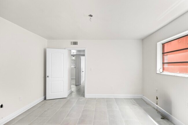 Photo - 1880 SW 17th Ave