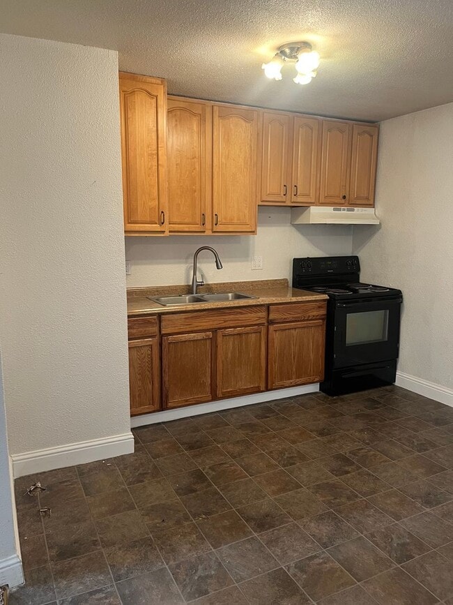 Building Photo - 1275 E Bellevue Rd Unit 1275