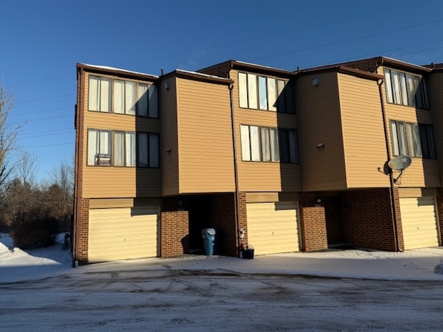 Building Photo - 2115 Penguin Ave