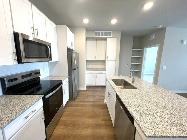 Photo - 3845 W Frontier Pkwy Unidad 3221