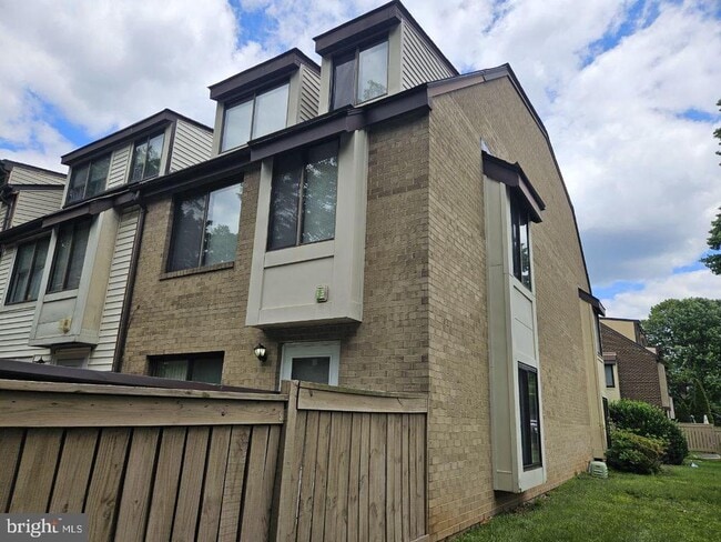 Photo - 9814 Brookridge Ct Townhome
