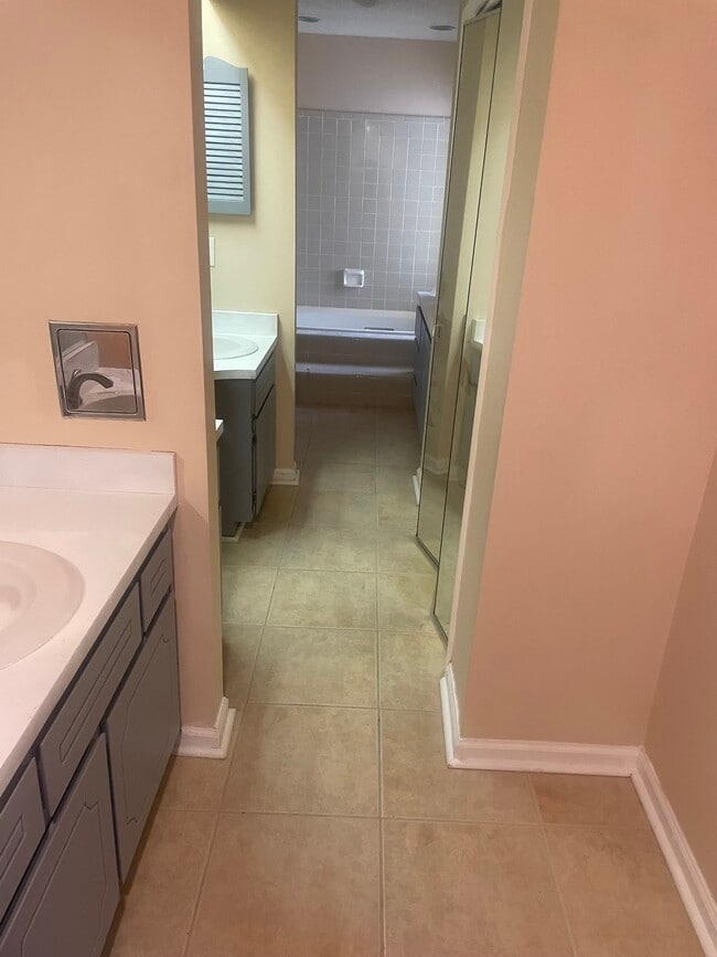 Photo - 129 Dutch Island Dr