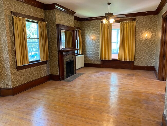 Photo - 120 Center St