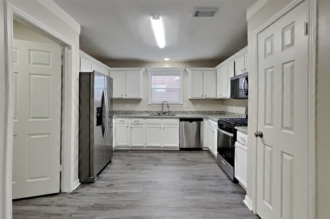 Photo - 5510 Forest Trails Dr