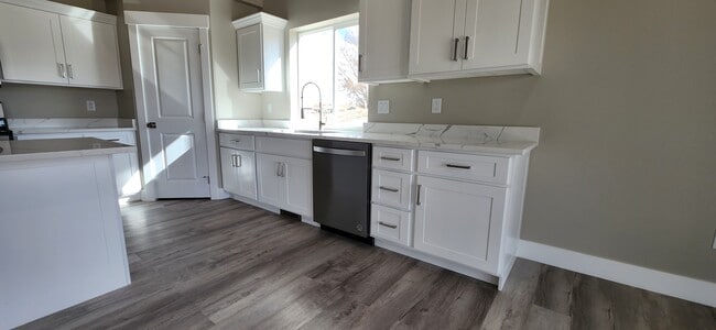 Photo - 207 Spring Creek Pkwy