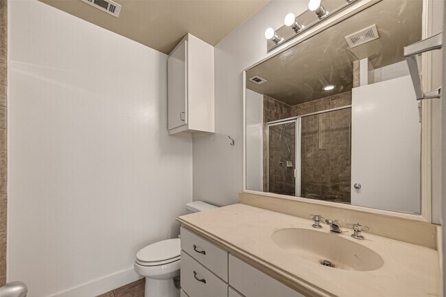 Photo - 5941 S Loop E Unit 104