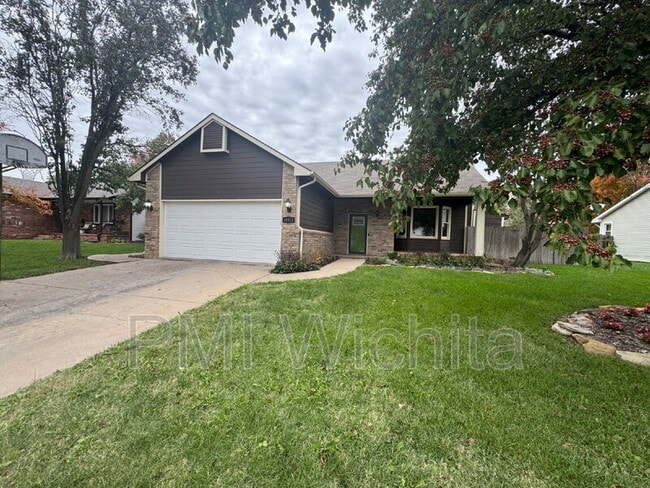 Building Photo - 10012 W 20th St N