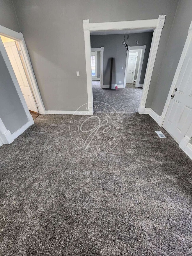 Photo - Spacious 2 bed main floor- 1st floor laundry room! Unit Lower