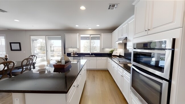 Building Photo - 520 Machado Way