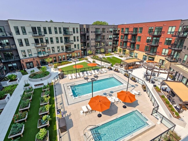 Avidor Glenview 55+ Active Adult Apartment Homes