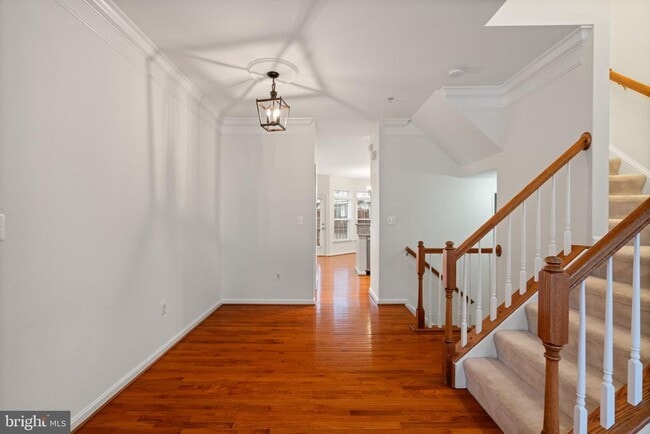 Photo - 5061 Kilburn St