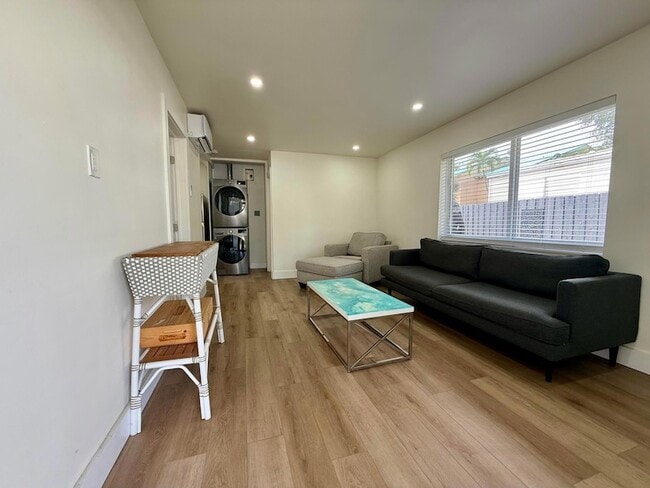 Photo - 820 SE 14th St
