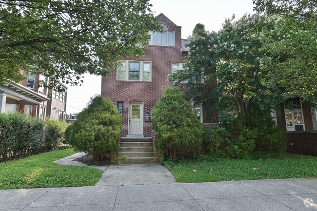 Building Photo - 2037 N 2nd St Unit Apt 1