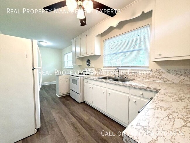 Photo - 4916 Nevin Rd