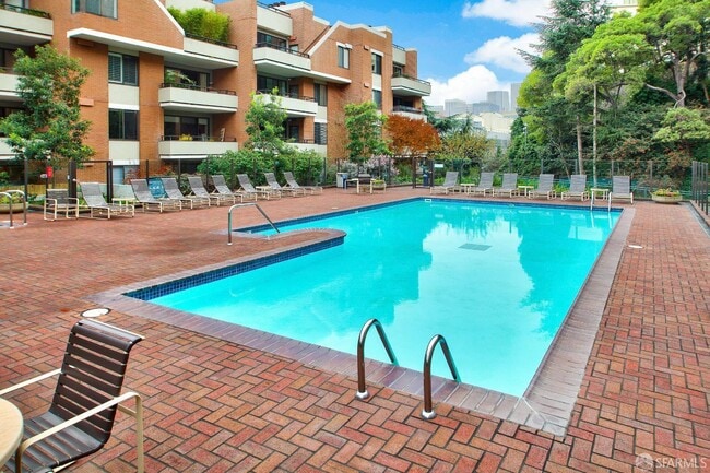 Photo - 101 Lombard St