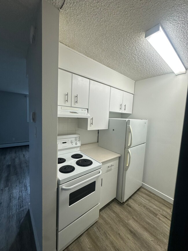 Photo - 8303-100 100 St NW Unit 1
