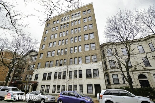 Building Photo - 816 W Lakeside Pl Unit A05C