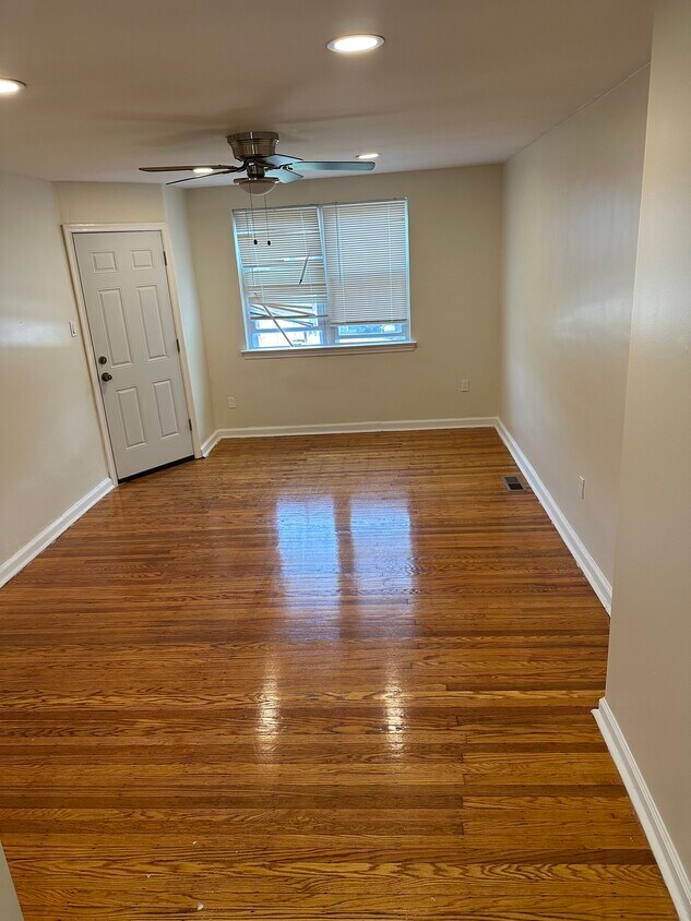 Living room - 5324 N Marvine St (Philadelphia, PA)