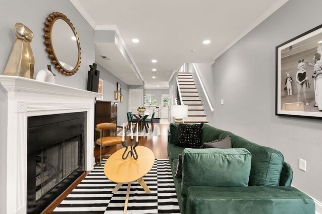 Photo - 447 M St NW