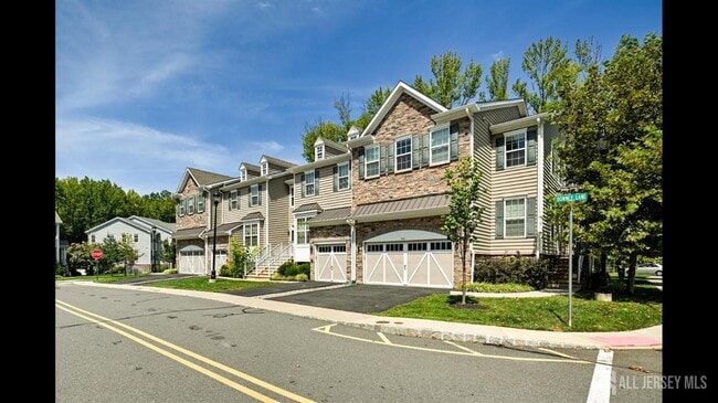 202 Downey Ln