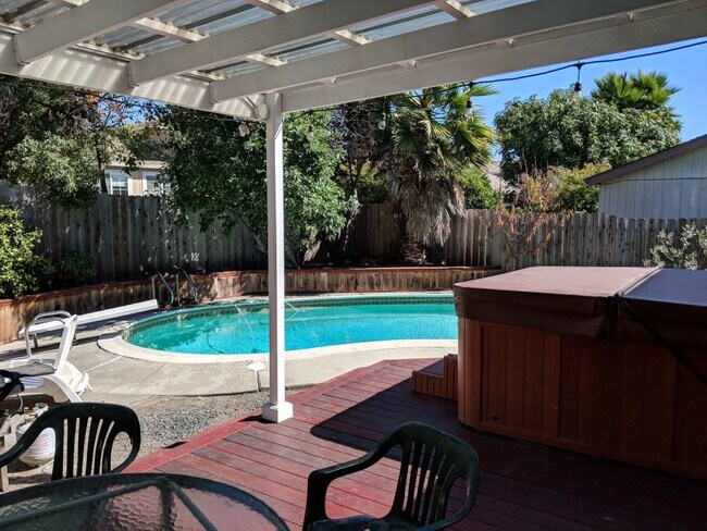 Photo - 742 Jacob Ct