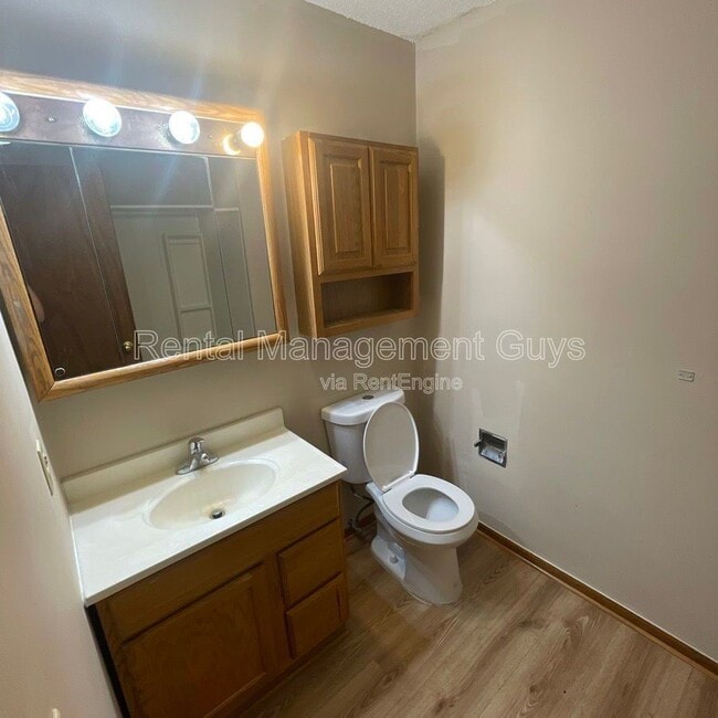 Photo - 3319 Longfellow Ave