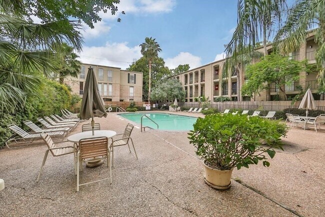 Photo - 4645 Wild Indigo St Unidad 370