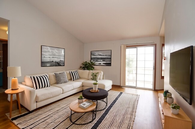 Living Room - 131 Red Fox Ln Unit #C
