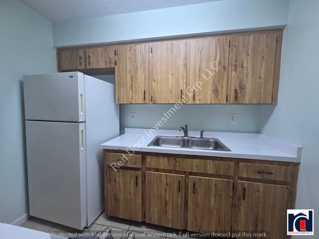 Photo - 2 Bedroom 2 Bath w/ Washer & Dryer~ Move i... Unit 2