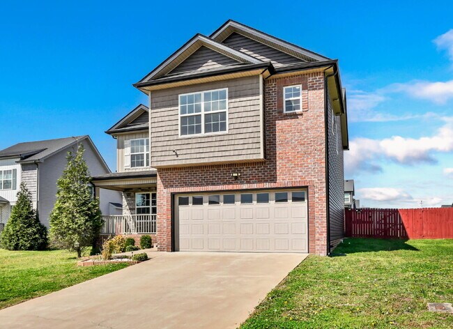 Building Photo - Close to Fort Campbell and MOVE IN READY!