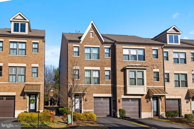 Photo - 3687 Ambrose Hills Rd Townhome