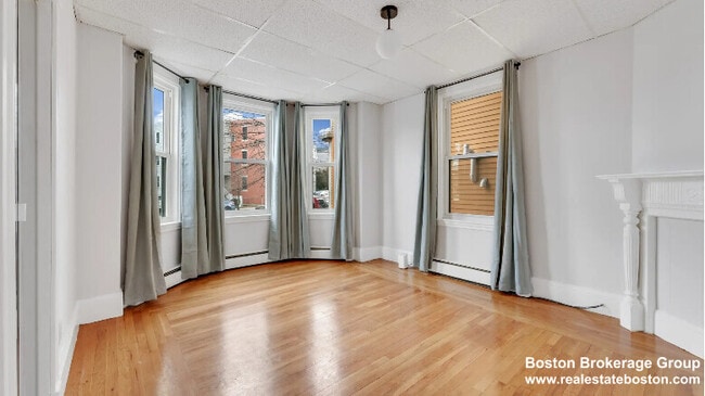 Photo - 823 Dorchester Ave