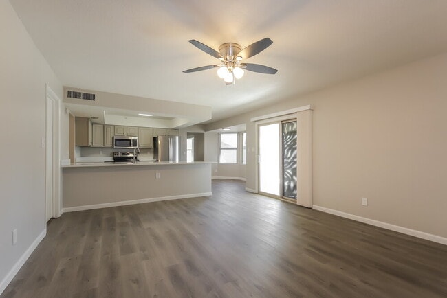 Photo - 3945 W Meadow Dr