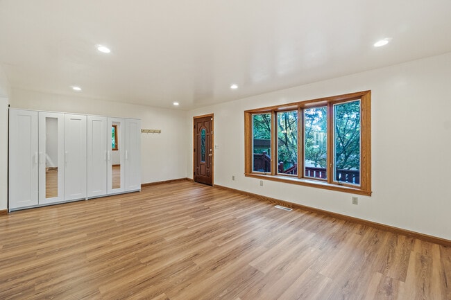 Photo - 2319 N 145th St