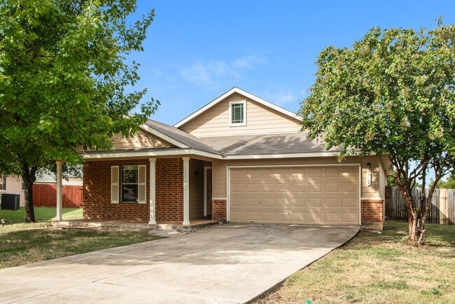 Photo - 102 Creek Ledge Dr